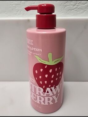 Victoria's Secret PINK Strawberry Scented Body Lotion - Full Size! New